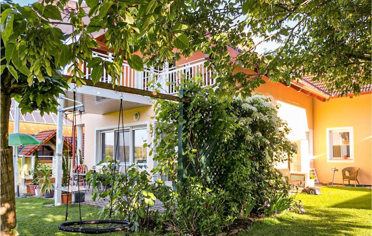 Stunning apartment in Pinkafeld with WiFi&3 Bedrooms Neustift an der Lafnitz Buitenkant foto