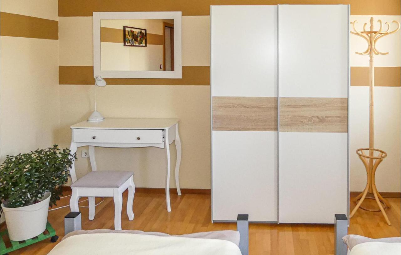 Stunning apartment in Pinkafeld with WiFi&3 Bedrooms Neustift an der Lafnitz Buitenkant foto